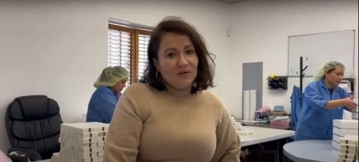 Leader Cheaters Provide an Efficient Solution for Extending and Joining Smt Leader Tapes During Production.