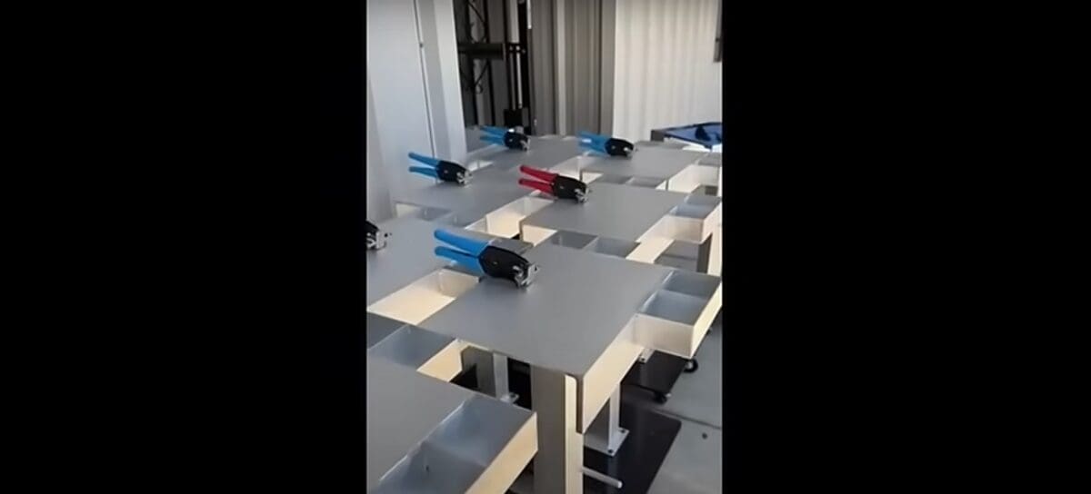 Heavy-duty Smt Splice Cart is Built for Efficient Storage and Organization of Splicing Tools and Materials in Smt Production.